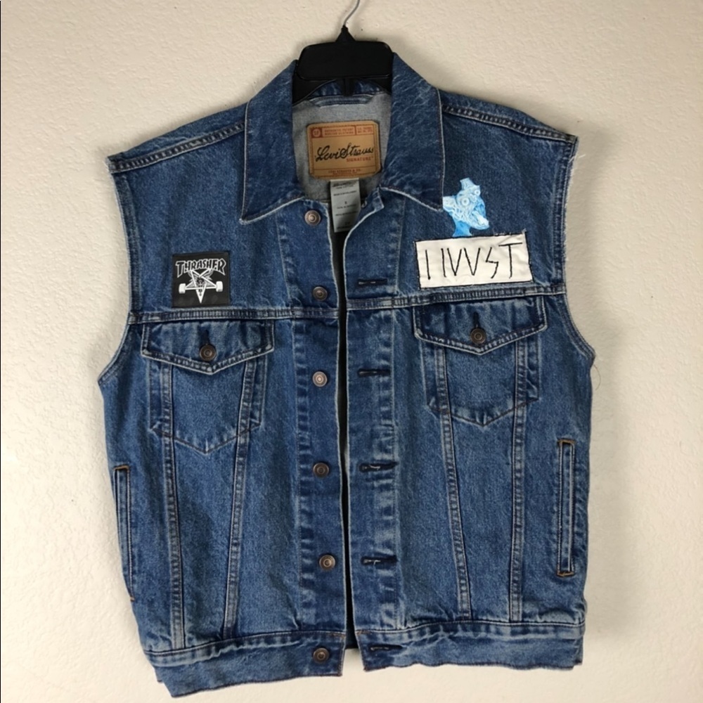 Levi’s Denim Vest Patches Size Small